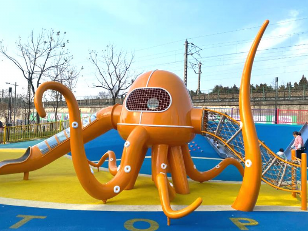 Octopus Slide