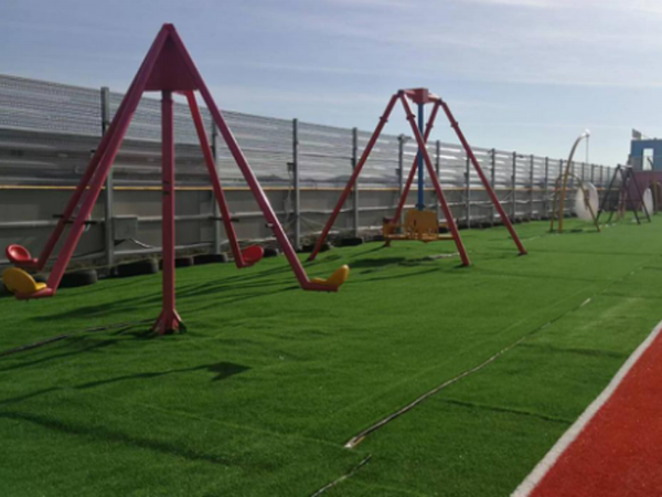 2022年6月25日，內(nèi)蒙古馬都文化廣場，滑世界、繩網(wǎng)樂園大型游樂項(xiàng)目竣工完成，迎接內(nèi)蒙古省領(lǐng)導(dǎo)視察。